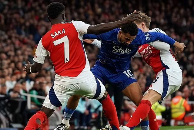 篮球NBA球员合约更新信息公开（NBA球员合同最新动态公布）