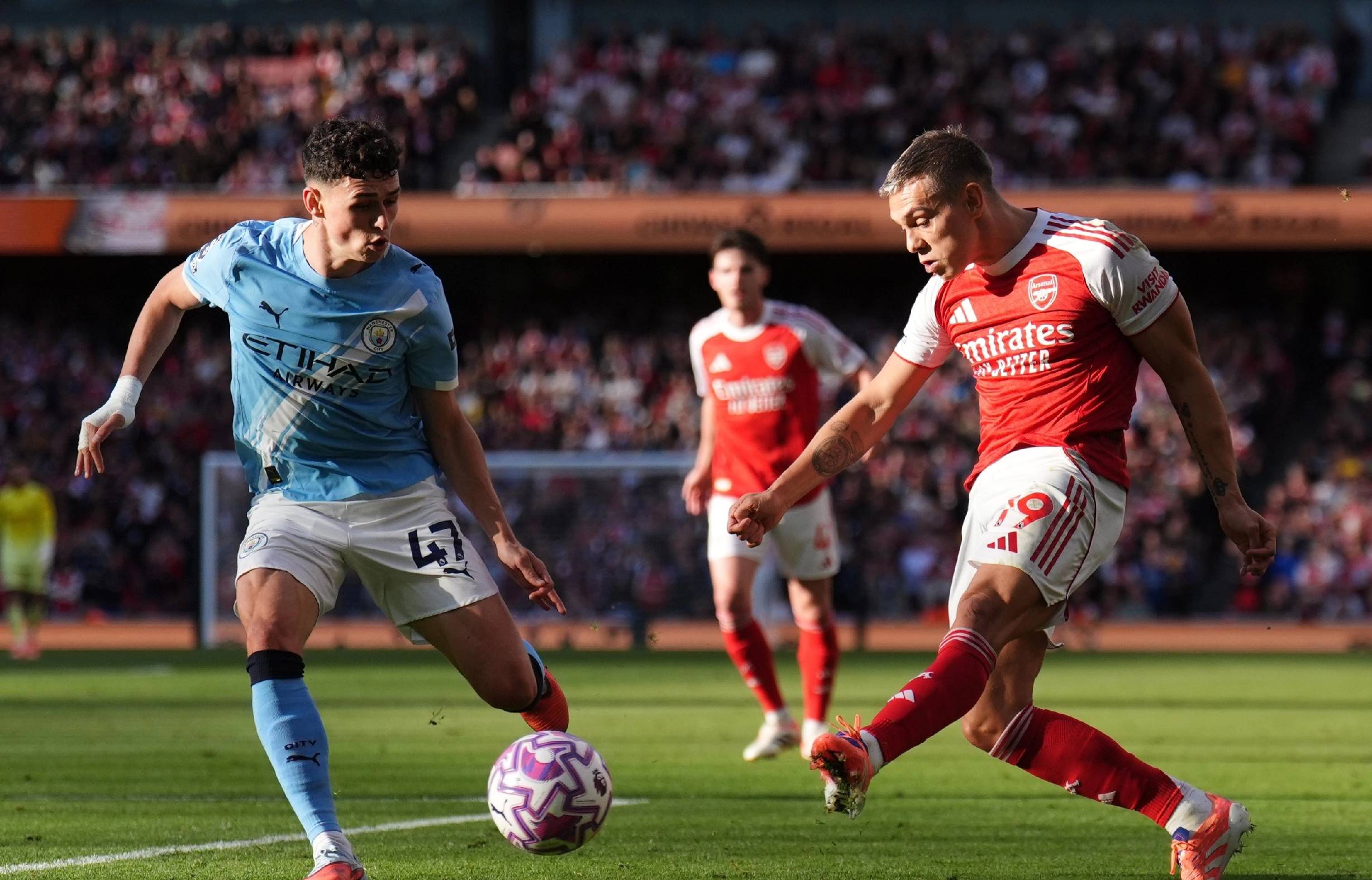 记者：曼联19岁前锋惠特利将租借加盟英甲北安普顿（记者：曼联19岁小将惠特利将以租借身份加盟英甲北安普顿）