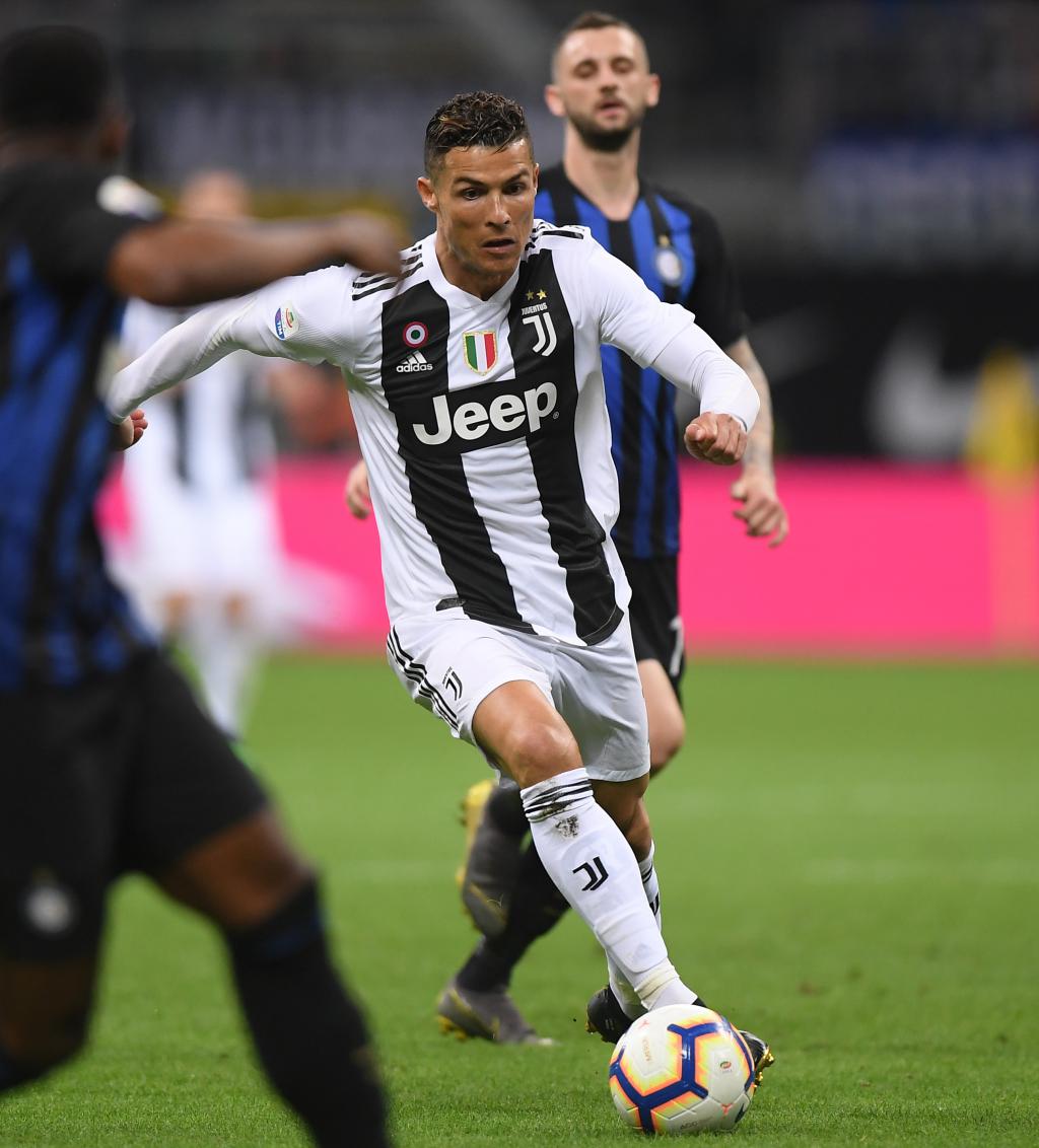 身残志坚！布基纳法索边锋2年前左眼失明，仍坚持职业足球之路（左眼两年前失明仍不言弃，布基纳法索边锋坚守职业足球梦）