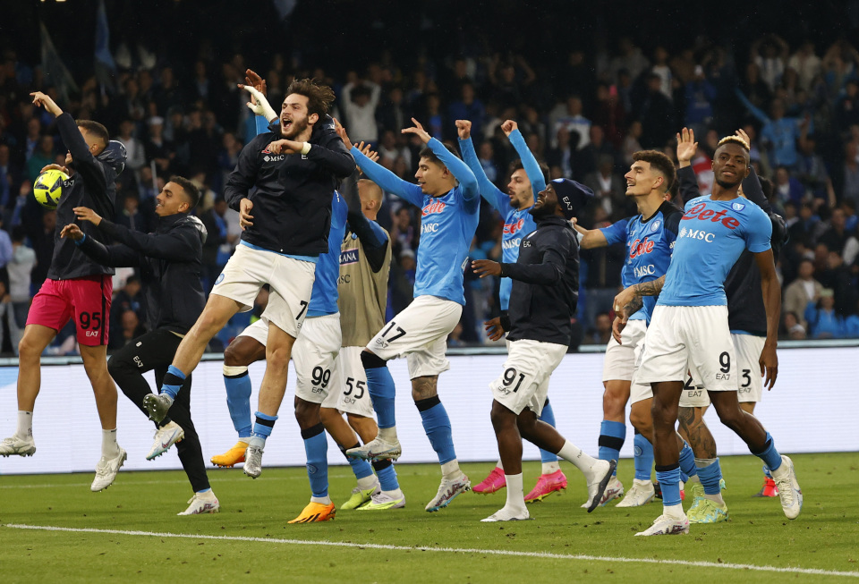 巴乙升甲球队确定：库里蒂巴、巴拉纳竞技、沙佩科人、贝伦赛艇（巴乙四队升入巴甲：库里蒂巴、巴拉纳竞技、沙佩科人、贝伦赛艇）