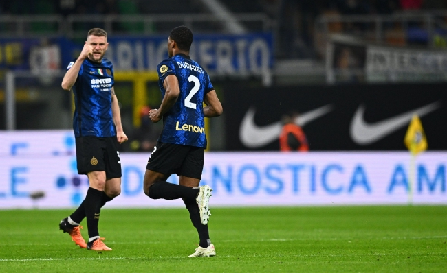 新发型，格列兹曼剪了一个超短寸头（格列兹曼焕新造型：清爽超短寸头亮相）