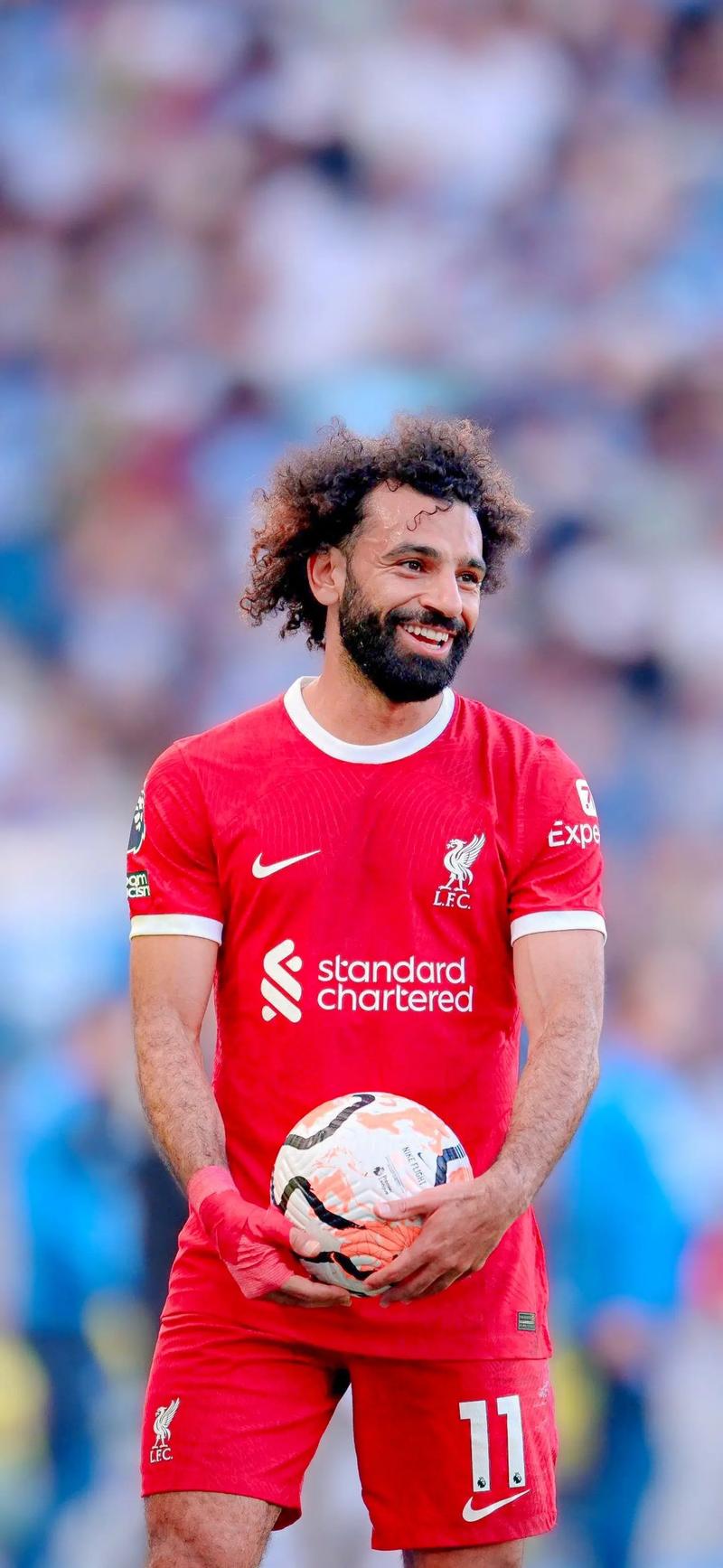 巴萨王者归来！费兰托雷斯帽子戏法领衔三连胜，欧冠复仇战即将打响（巴萨强势回归！费兰·托雷斯戴帽领衔三连胜，欧冠复仇战在即）