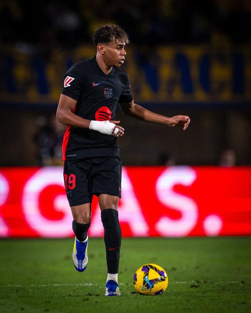 德天空：尤文关注匈牙利20岁中场托特，球员身价1500万欧（德天空：尤文有意引进20岁匈牙利中场托特，估值1500万欧）