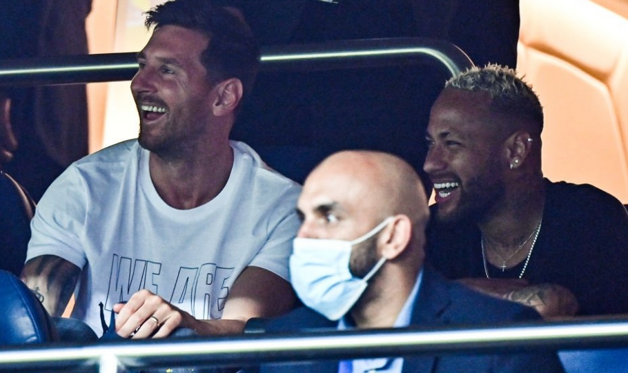 阿森纳0-1热刺，萨尔超远吊射制胜，哲凯赖什首秀，里沙利松失良机（热刺1-0阿森纳：萨尔中场吊射制胜，哲凯赖什上演首秀，里沙利松浪费良机）